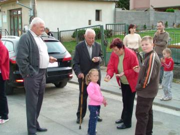 Stavanie májov Stavanie májov