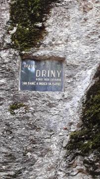 Smolenický zámok,jaskyňa Driny Smolenický zámok,jaskyňa Driny